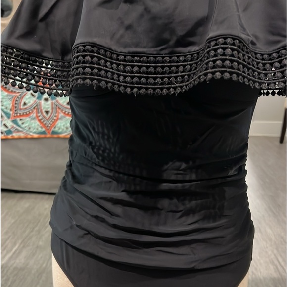 Kona Sol one piece bathing suit. Only worn a couple of times. Clean - Picture 4 of 6